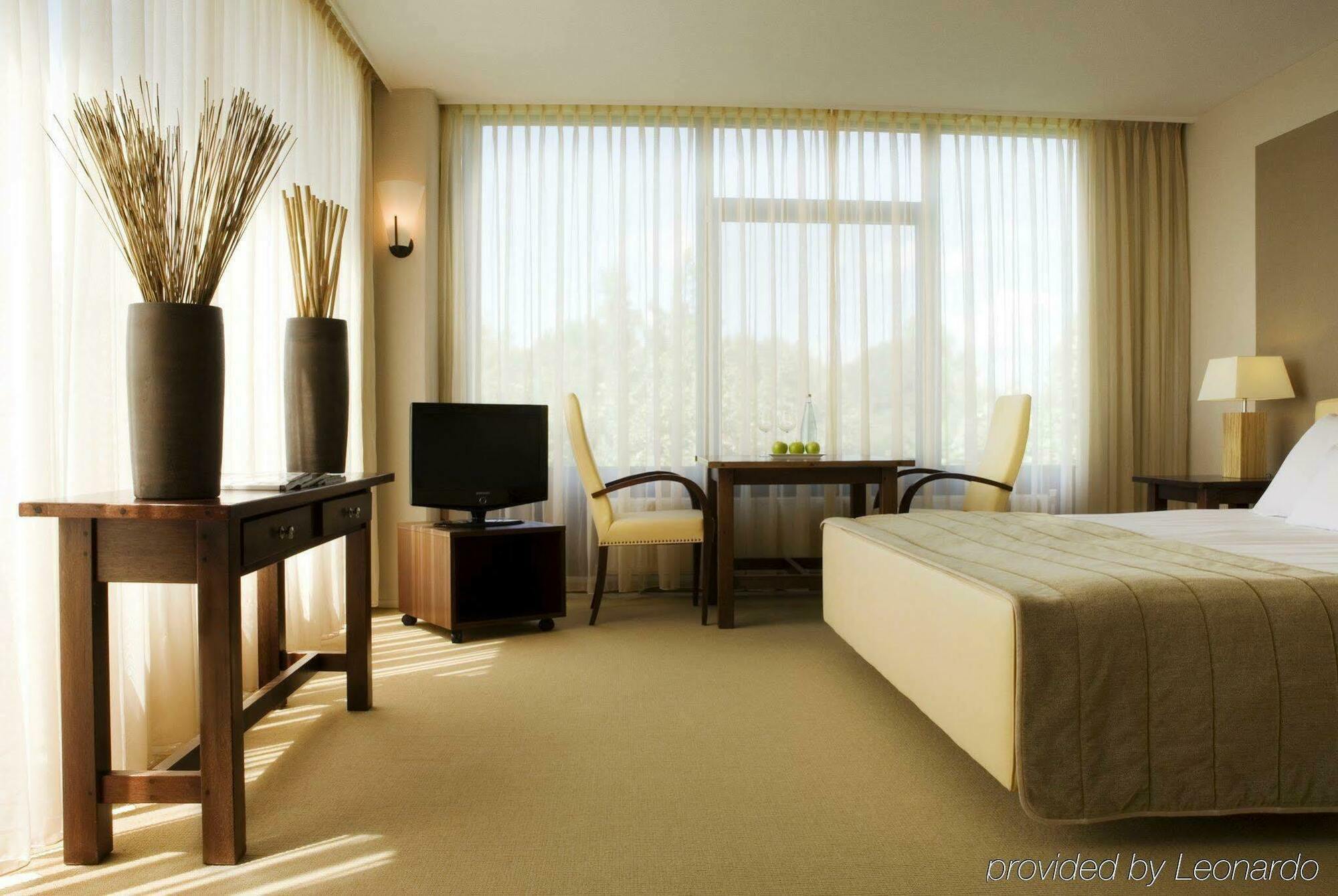 Hampshire Hotel - Newport Huizen Rum bild